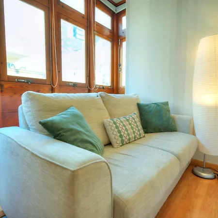 Modern Duplex 3 Bedroom With Sun Terrace Vmau1-1 * Sliema