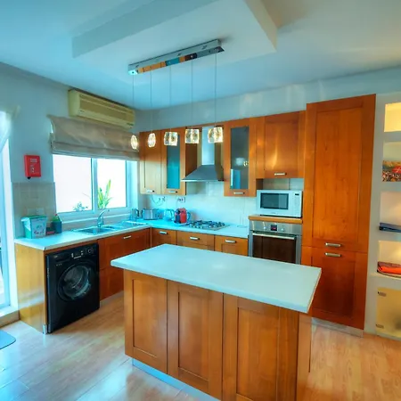 Modern Duplex 3 Bedroom With Sun Terrace Vmau1-1