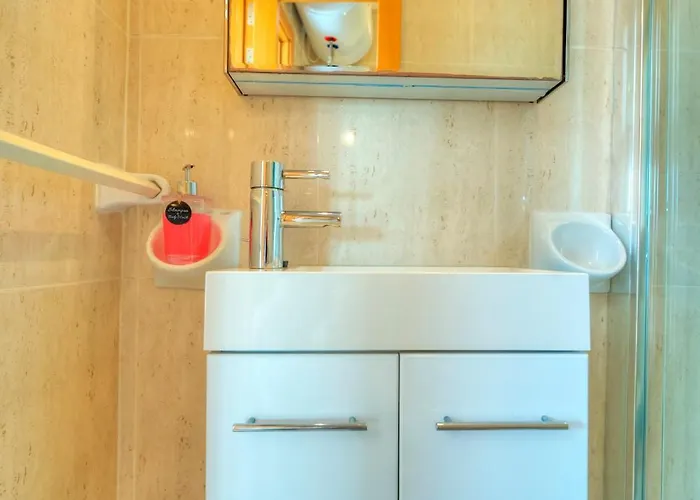 Modern Duplex 3 Bedroom With Sun Terrace Vmau1-1 Sliema