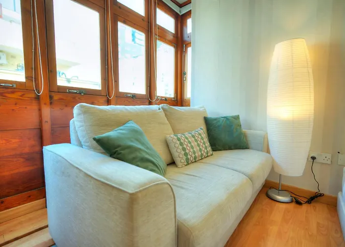 Modern Duplex 3 Bedroom With Sun Terrace Vmau1-1 * Sliema